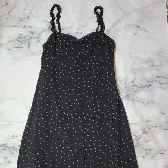 Urban Outfitters Black & Tan Dot MIDI - Picture 1 of 8
